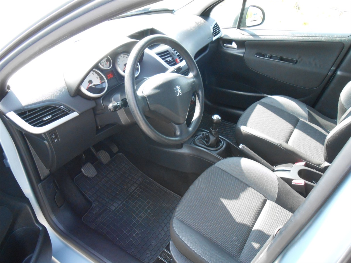 peugeot-207-1-4-54-kw-klima-serviska - 9