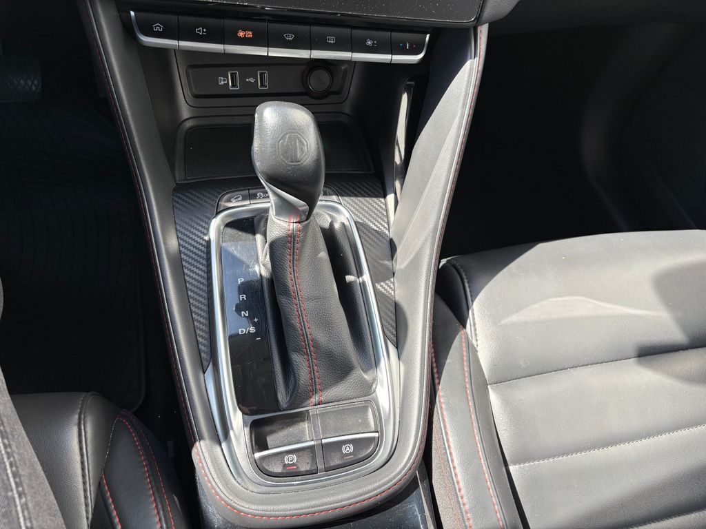 mg-zs-1-0tgi-aut-eleg-navi-kamera - 9