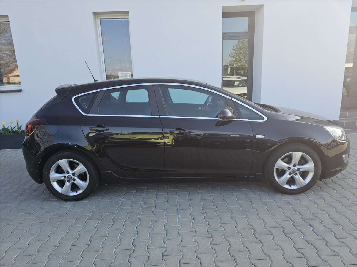 opel-astra-1-6-132kw-sports-tourer-klima - 4