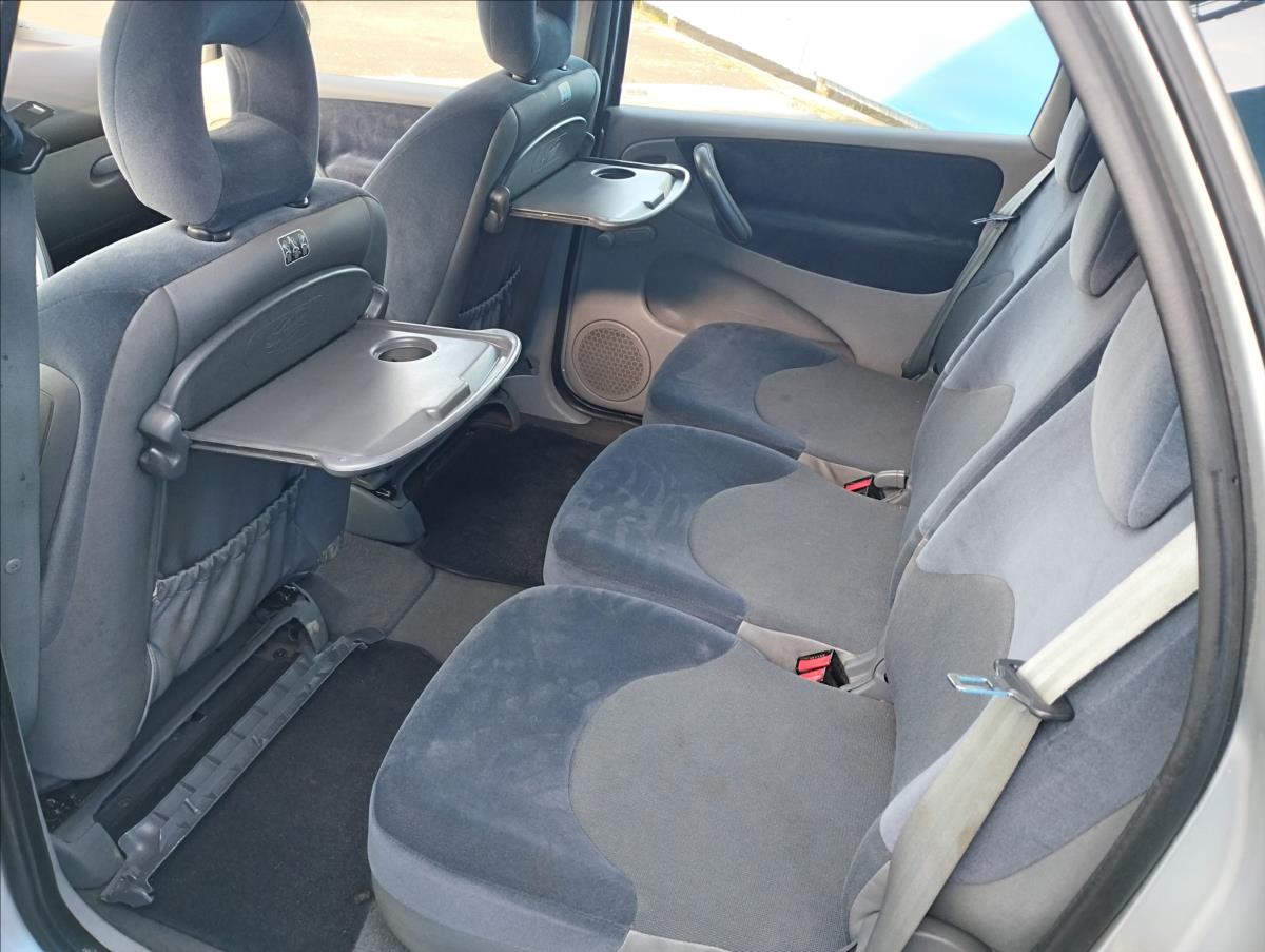 citroen-xsara-picasso-1-6-hdi - 9
