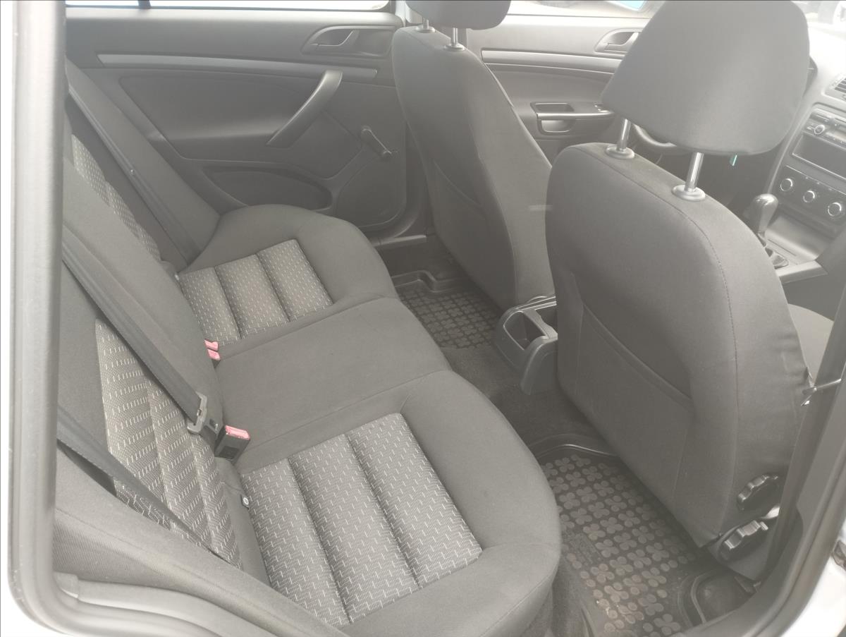 skoda-octavia-1-6-tdi-77kw - 8