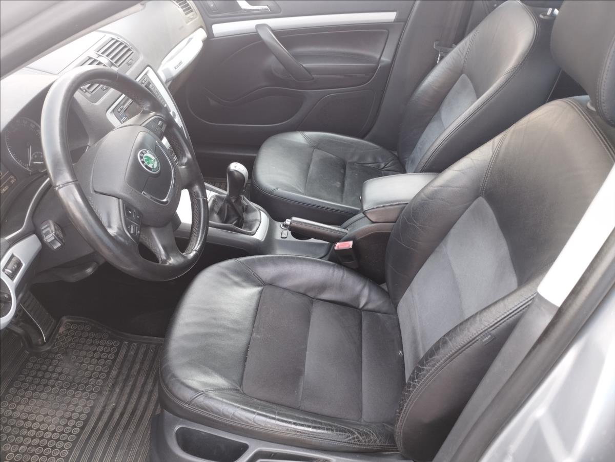 skoda-octavia-2-0-tdi-103kw-scout - 6