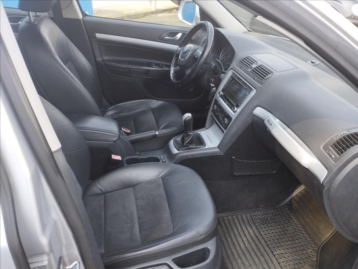 skoda-octavia-2-0-tdi-103kw-scout - 7
