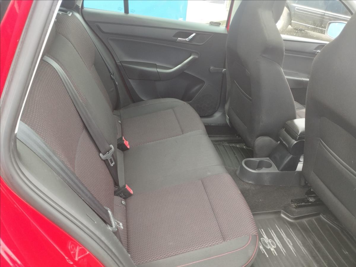 skoda-rapid-1-2-panorama - 8