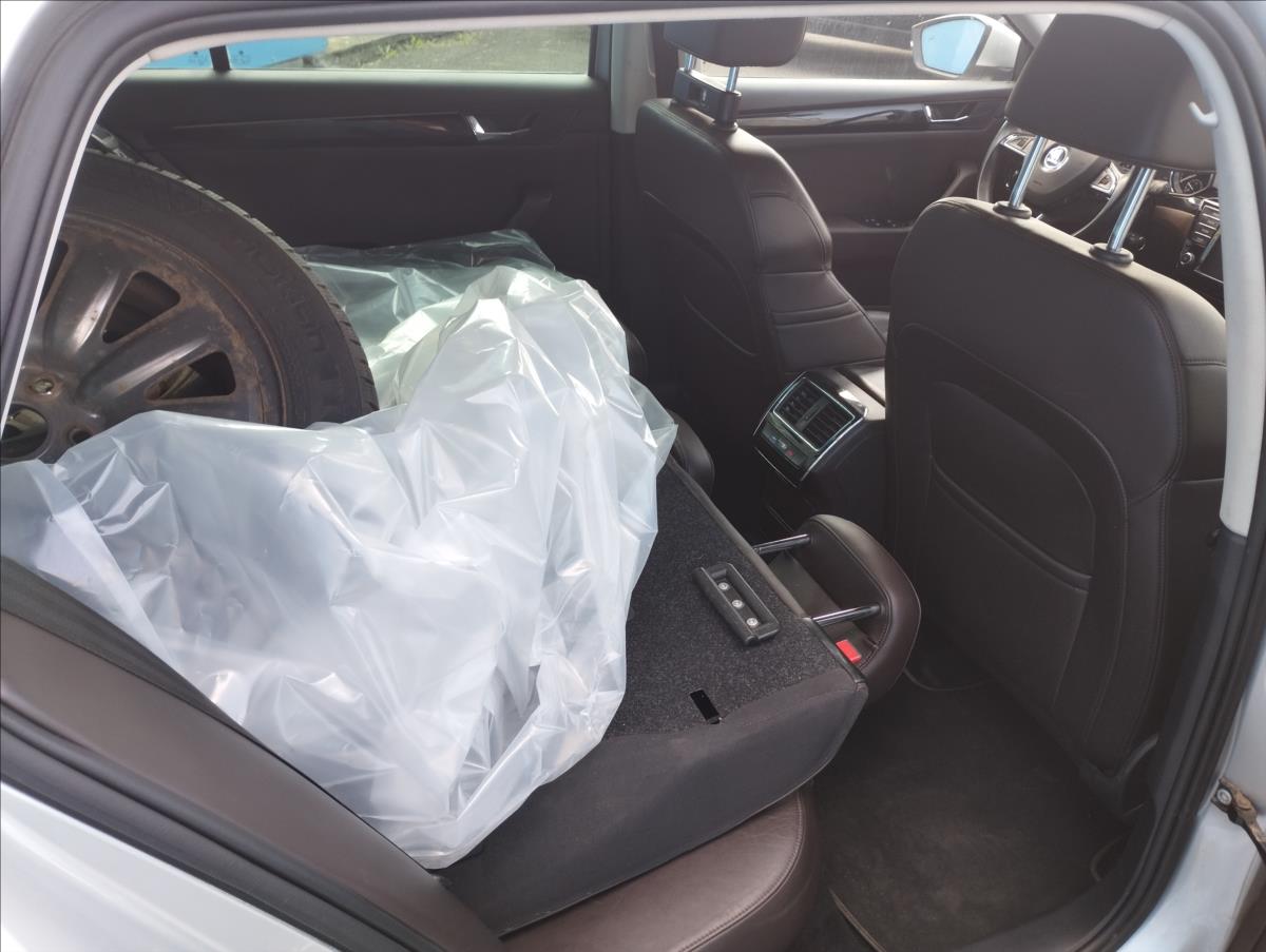 skoda-superb-2-0-tdi-110kw-laurin-klement - 8
