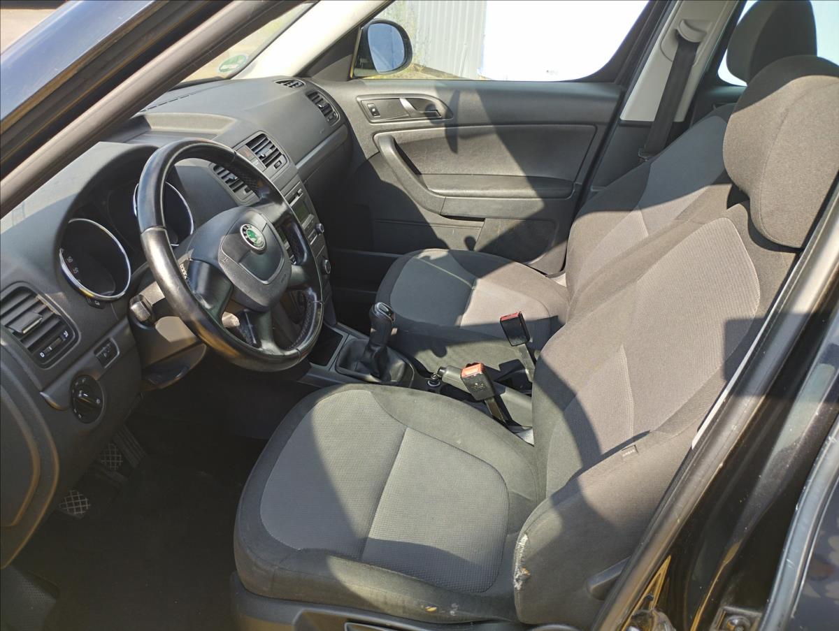 skoda-yeti-2-0-tdi-81-kw-active-4x4 - 6