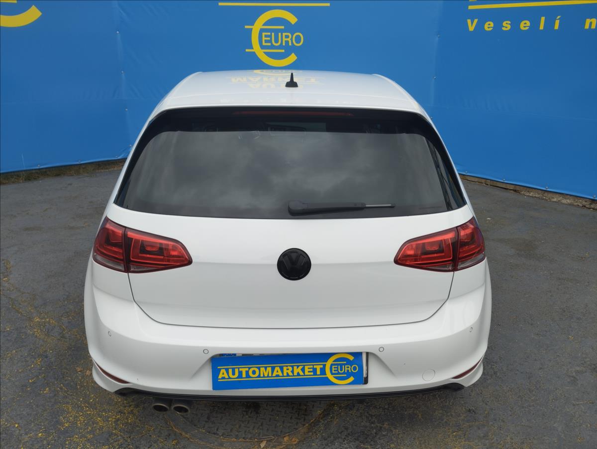 volkswagen-golf-2-0-tdi-110kw-r-line - 4