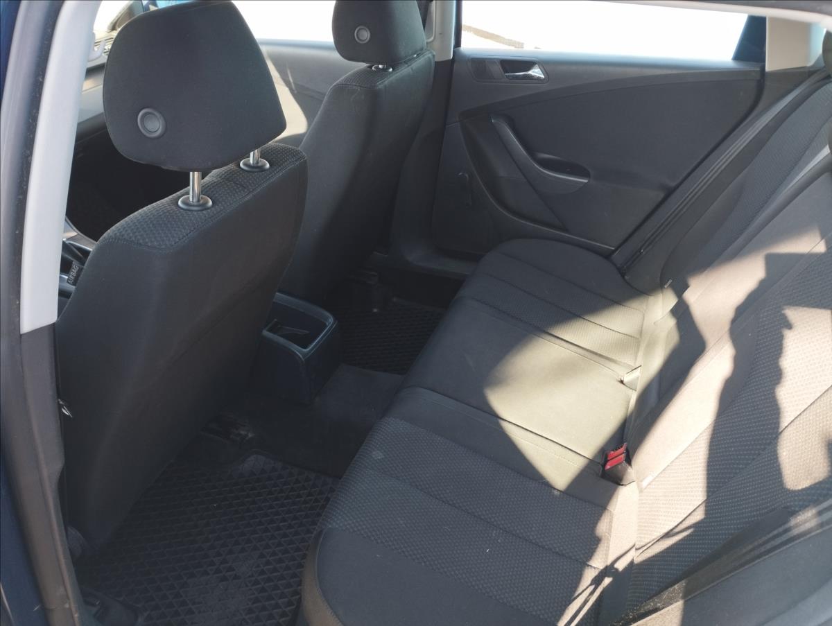 volkswagen-passat-2-0-tdi-103kw - 9