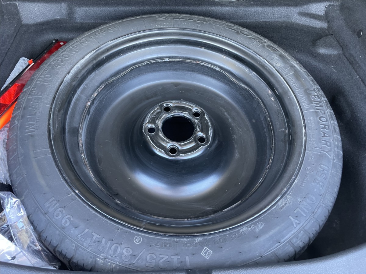 mercedes-benz-gla-2-2-cdi-100kw-bez-koroze-po-stk - 9