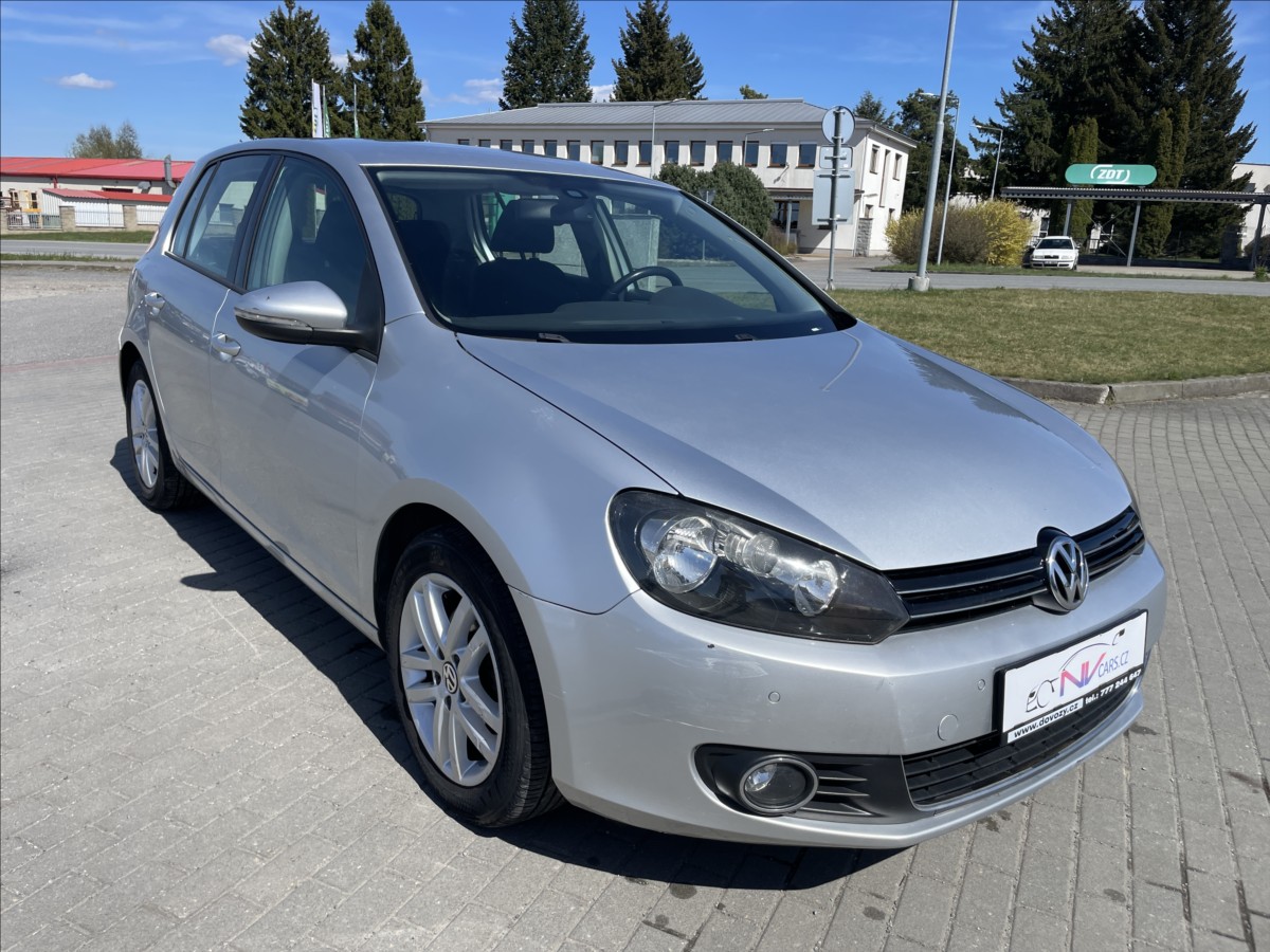 volkswagen-golf-2-0-tdi-140cv-dsg-highline-bez-koroze - 5