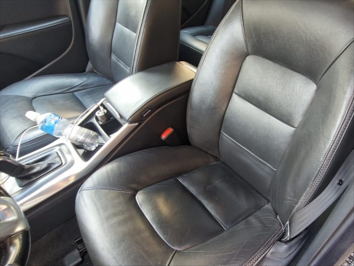 volvo-xc70-2-4-d5-geartronic-summum-awd - 5