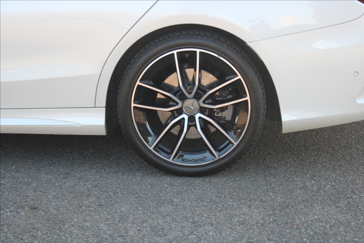 mercedes-benz-tridy-c-3-0-c43-amg-performance - 9