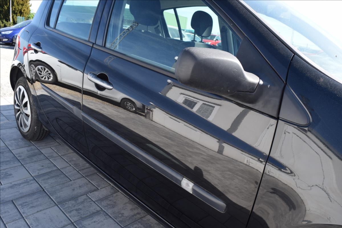 renault-clio-1-2-i-55kw-po-rozvodech-stk - 8