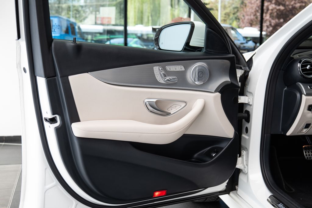 mercedes-benz-tridy-e-4matic-burmester-ventilace - 6