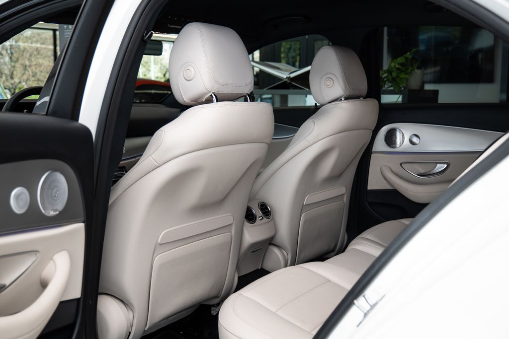 mercedes-benz-tridy-e-4matic-burmester-ventilace - 9