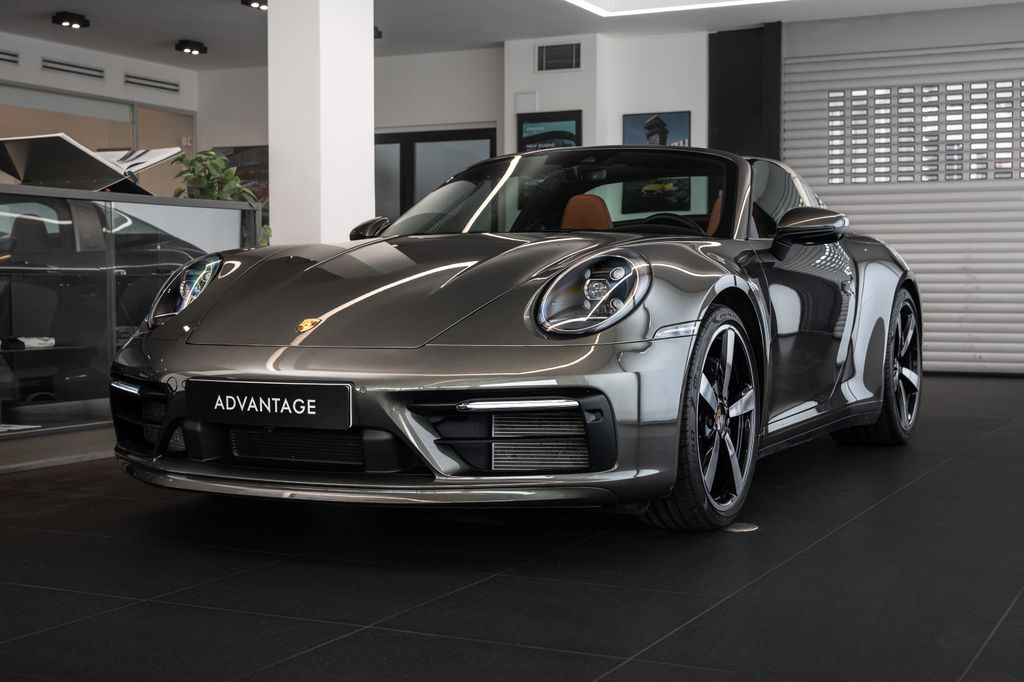 Porsche 911 (992) Targa 4 /Heritage Design