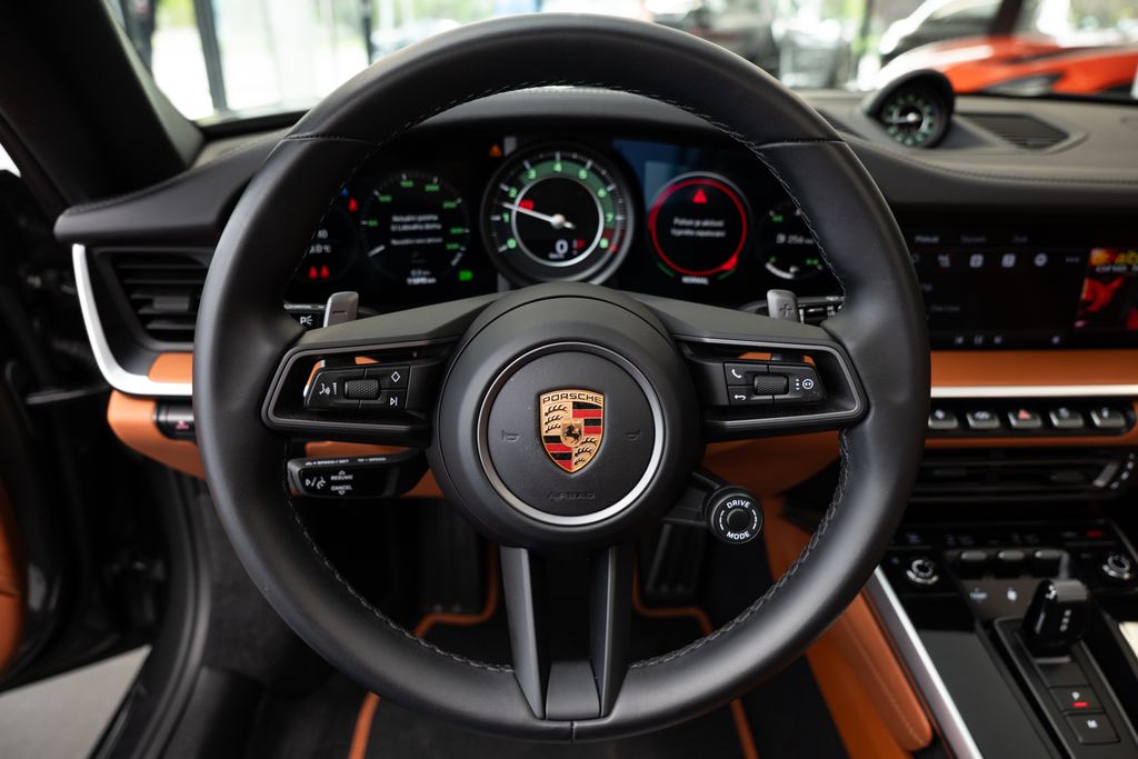 porsche-911-992-targa-4-heritage-design - 5