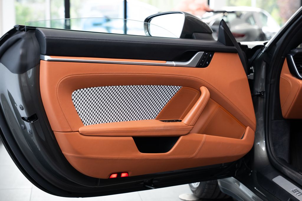 porsche-911-992-targa-4-heritage-design - 6