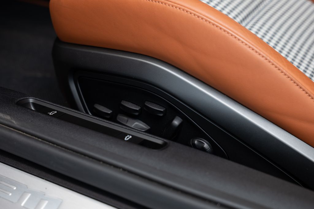 porsche-911-992-targa-4-heritage-design - 8