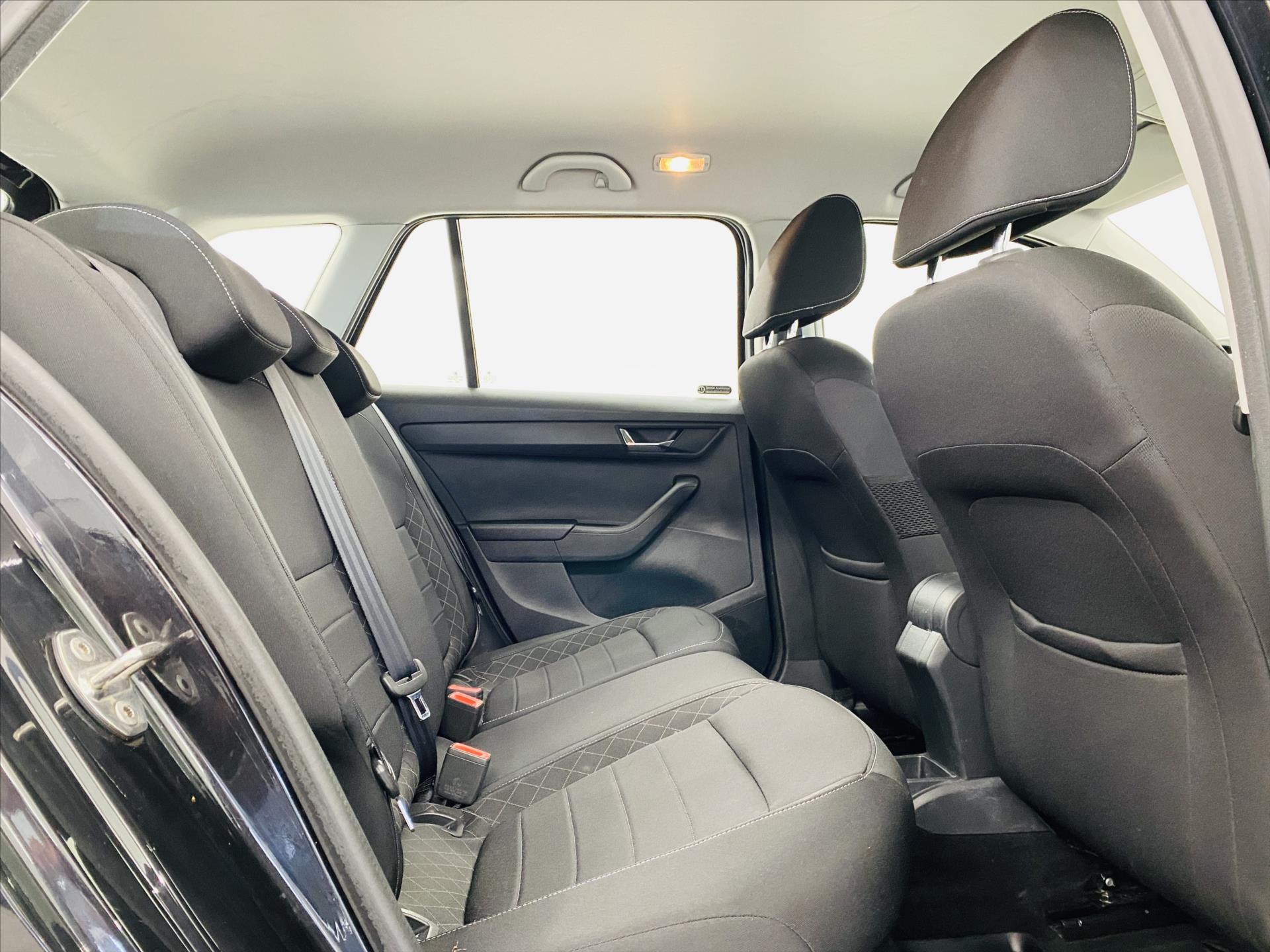 skoda-fabia-1-0-tsi-dsg-81kw-style - 6