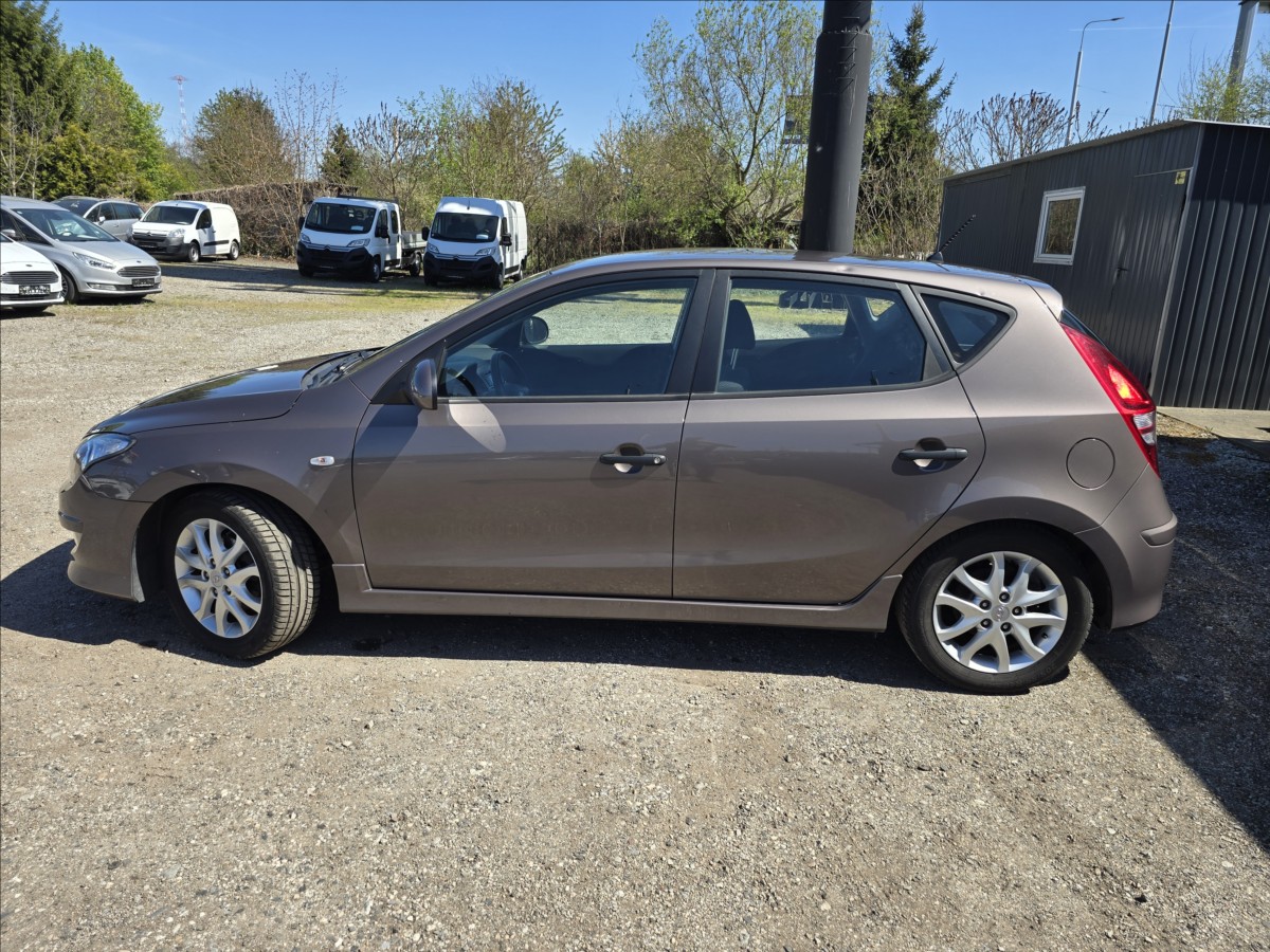 hyundai-i30-1-4-cvvt-tazne-digi-klima - 6