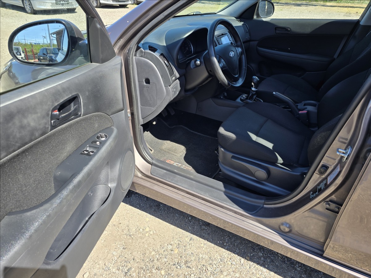 hyundai-i30-1-4-cvvt-tazne-digi-klima - 7