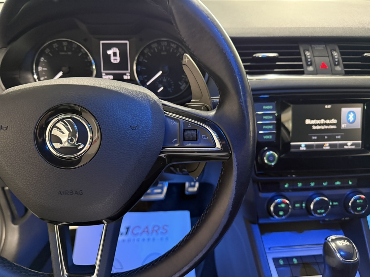 skoda-octavia-2-0-tdi-dsg-110kw-style-pano - 8