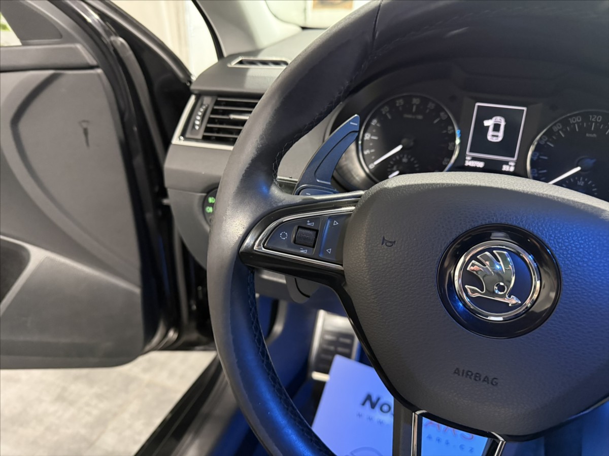 skoda-octavia-2-0-tdi-dsg-110kw-style-pano - 9