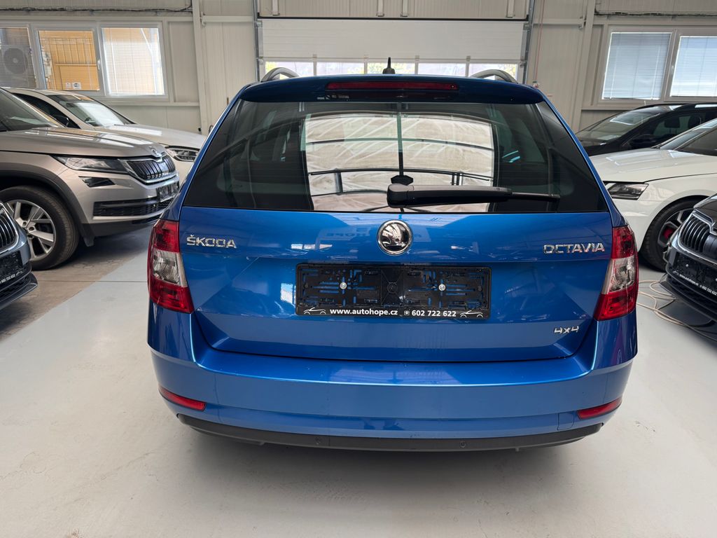 skoda-octavia-combi-2-0-tdi-4x4-dsg-ambition - 4