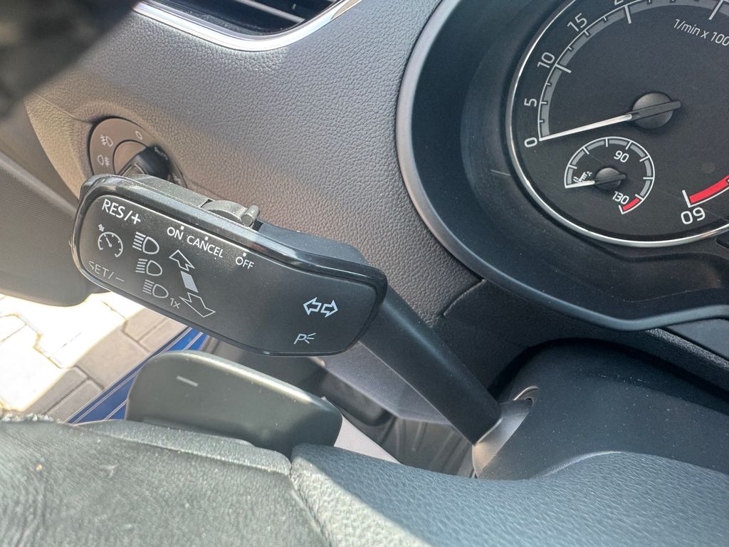 skoda-octavia-combi-2-0-tdi-4x4-dsg-ambition - 8