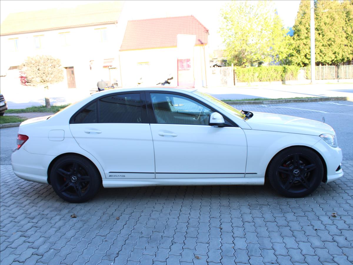 mercedes-benz-tridy-c-3-0-c300-amg-4matic-170kw-top - 2