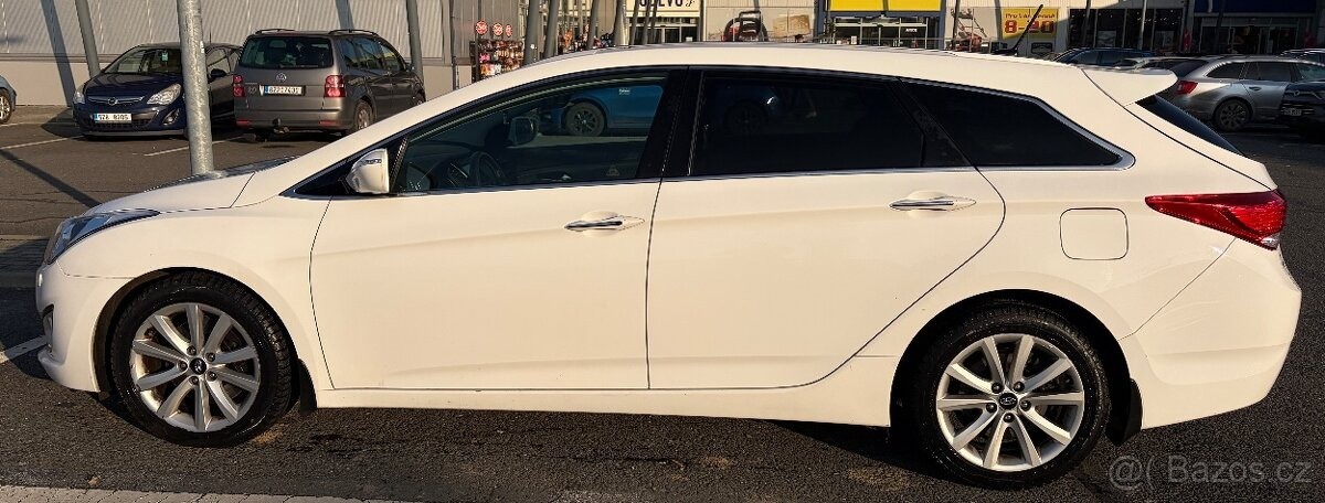 hyundai-i40-1-7-100kw-220tkm-bila-automat - 1