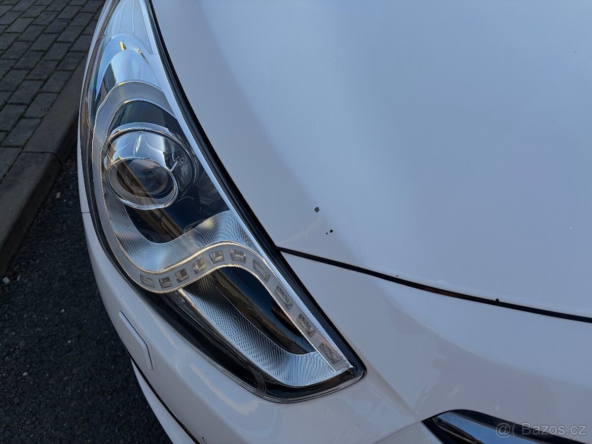 hyundai-i40-1-7-100kw-220tkm-bila-automat - 9