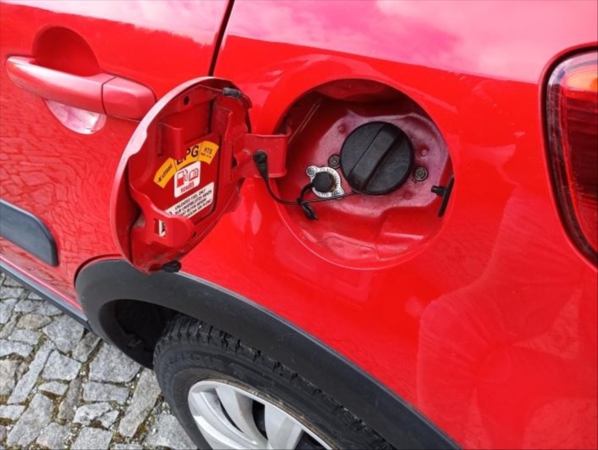 suzuki-sx4-1-6-rok-2013-lpg-4x4 - 3