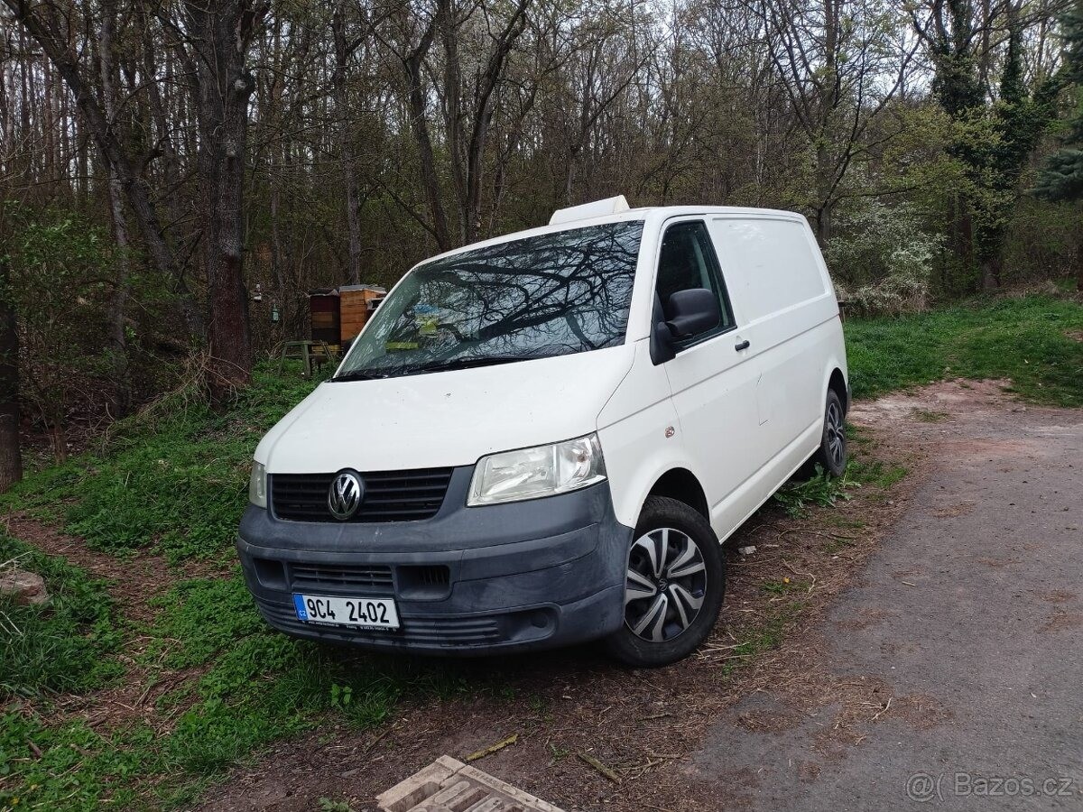 Volkswagen Transporter 1,9   T5/12.2008, přestavěný na obyt