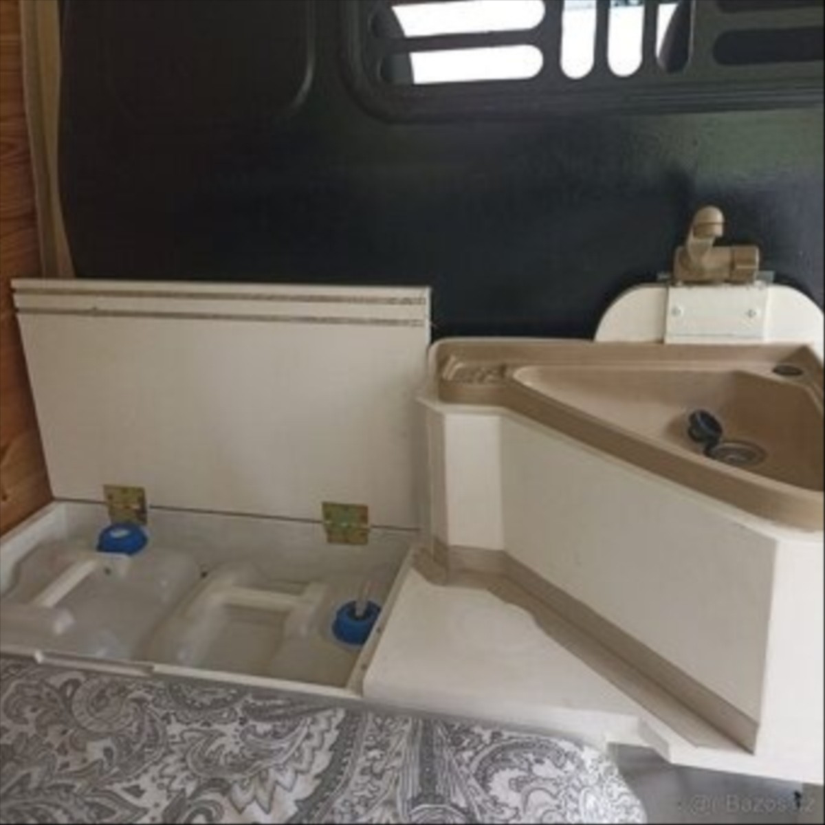 volkswagen-transporter-1-9-t5-12-2008-prestaveny-na-obyt - 7