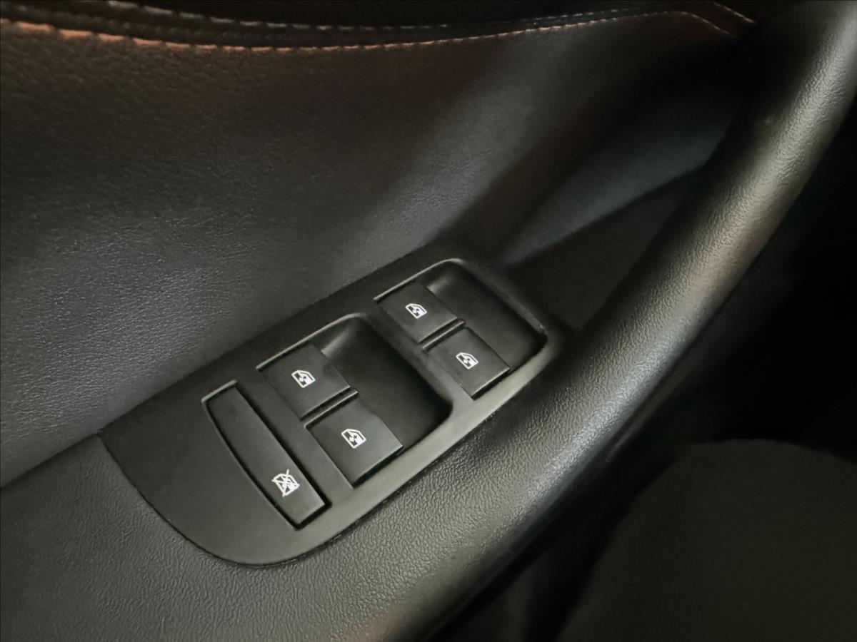 opel-zafira-1-4-103kw-serviska-7-mist-1-maj - 9