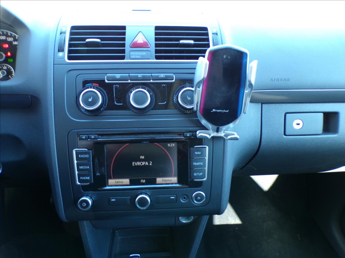 volkswagen-touran-1-6-tdi-dsg - 8