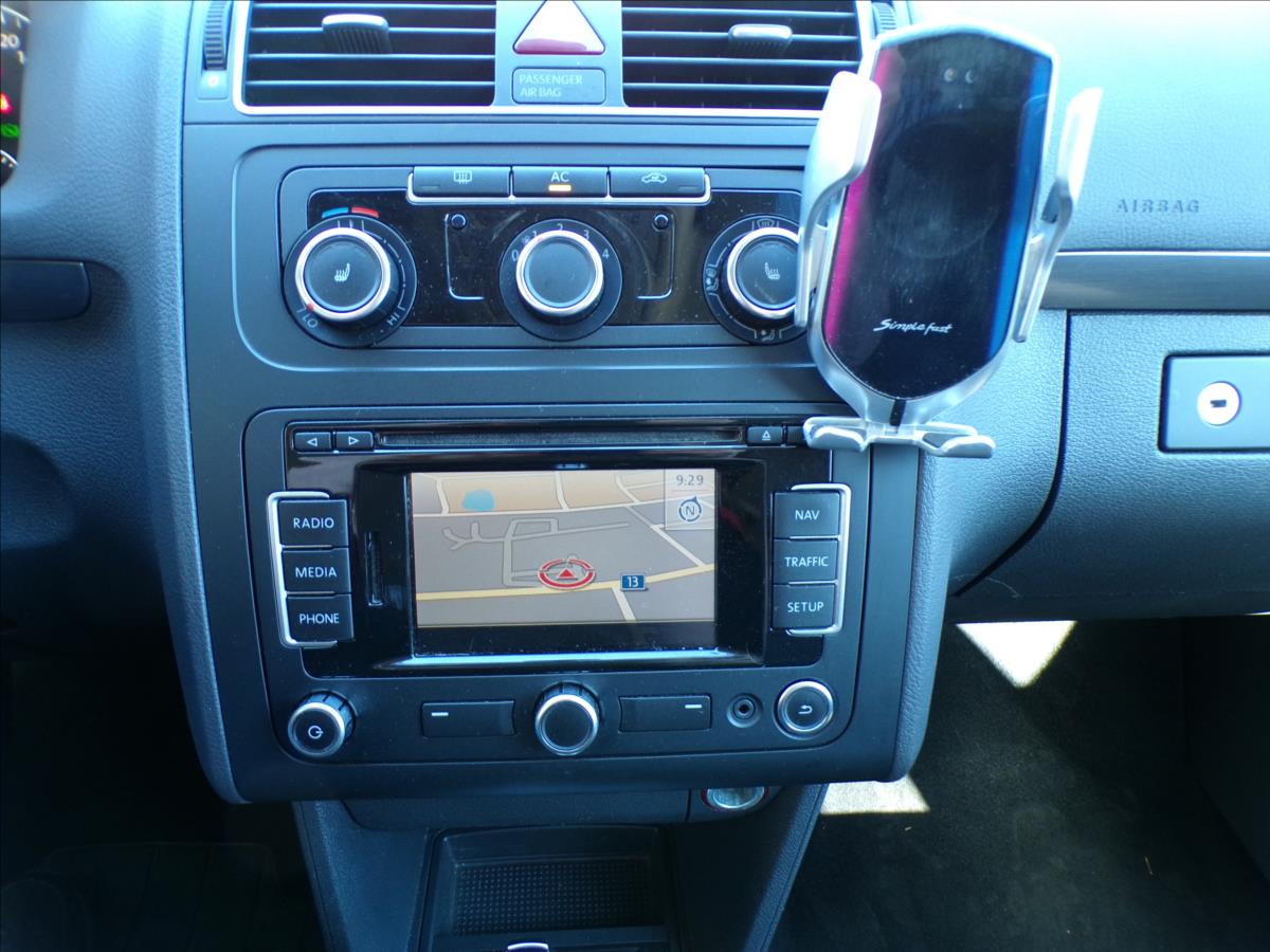 volkswagen-touran-1-6-tdi-dsg - 9