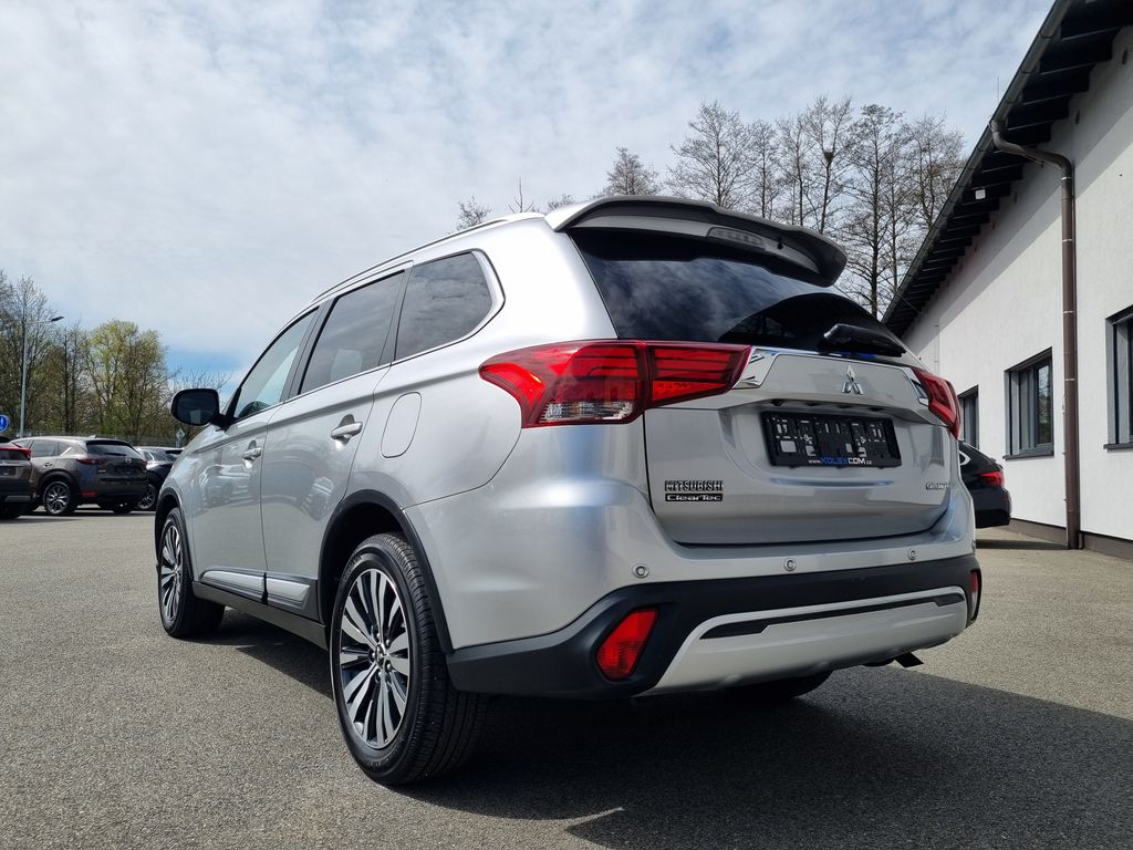 mitsubishi-outlander-2-0-mivec-4x4 - 2