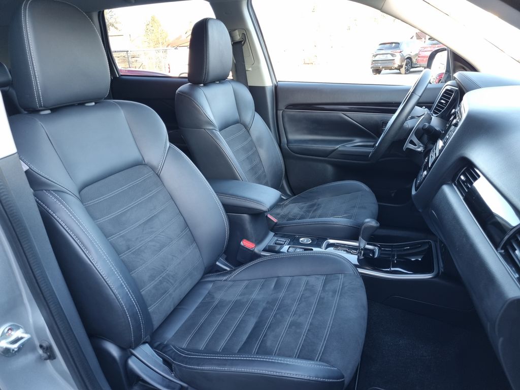 mitsubishi-outlander-2-0-mivec-4x4 - 9