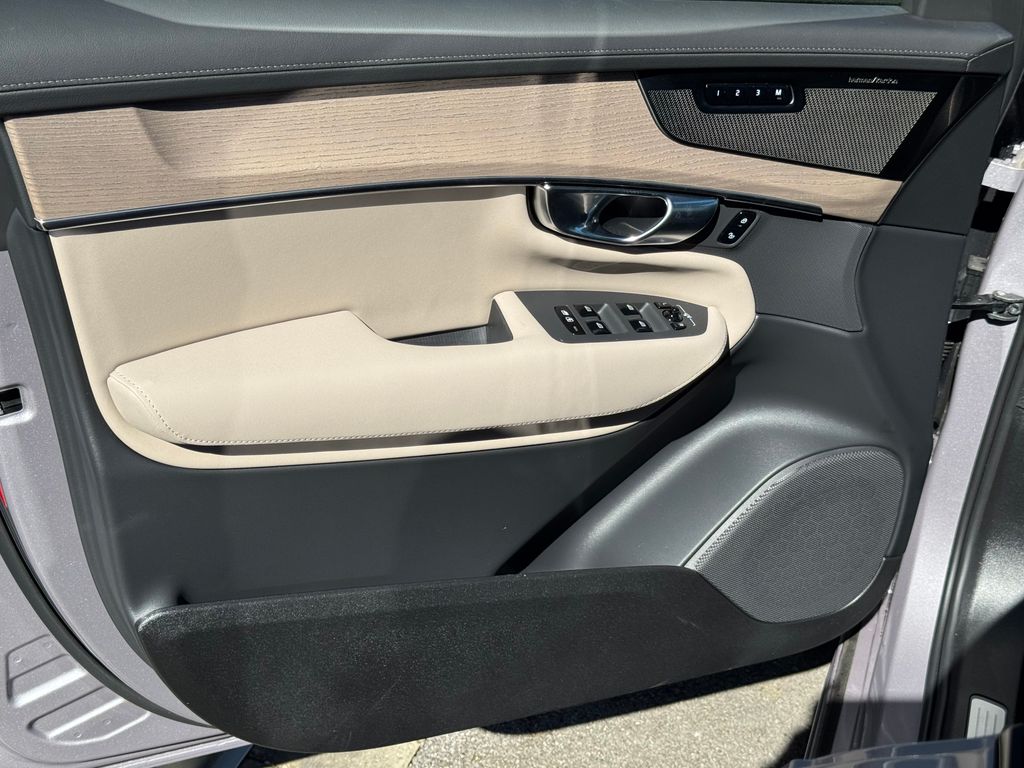 volvo-xc90-plus-b5-vzduch-360 - 6