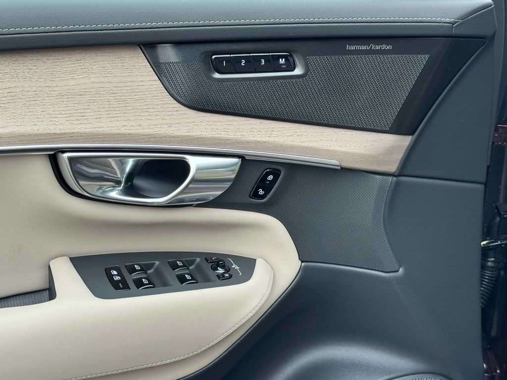 volvo-xc90-plus-b5-vzduch-360 - 7