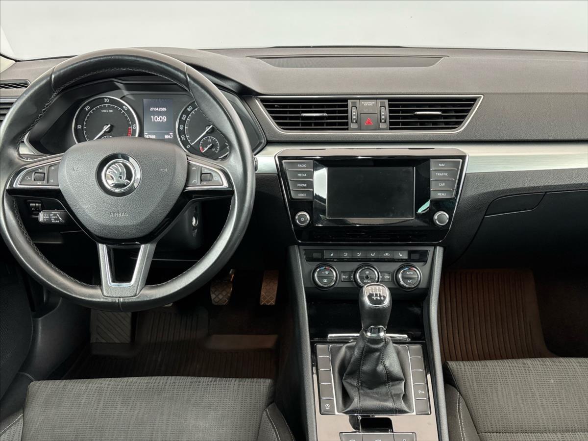 skoda-superb-1-6-tdi-ambition-comfort - 4