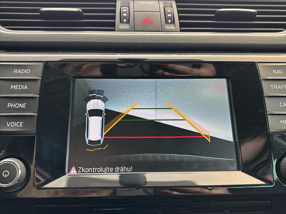 skoda-superb-1-6-tdi-ambition-comfort - 9