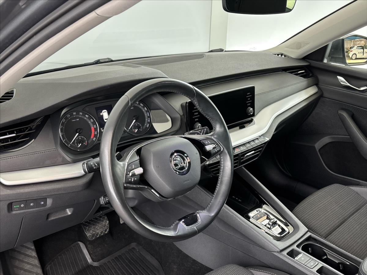 skoda-octavia-2-0-tdi-4x4-ambition-comfort - 5