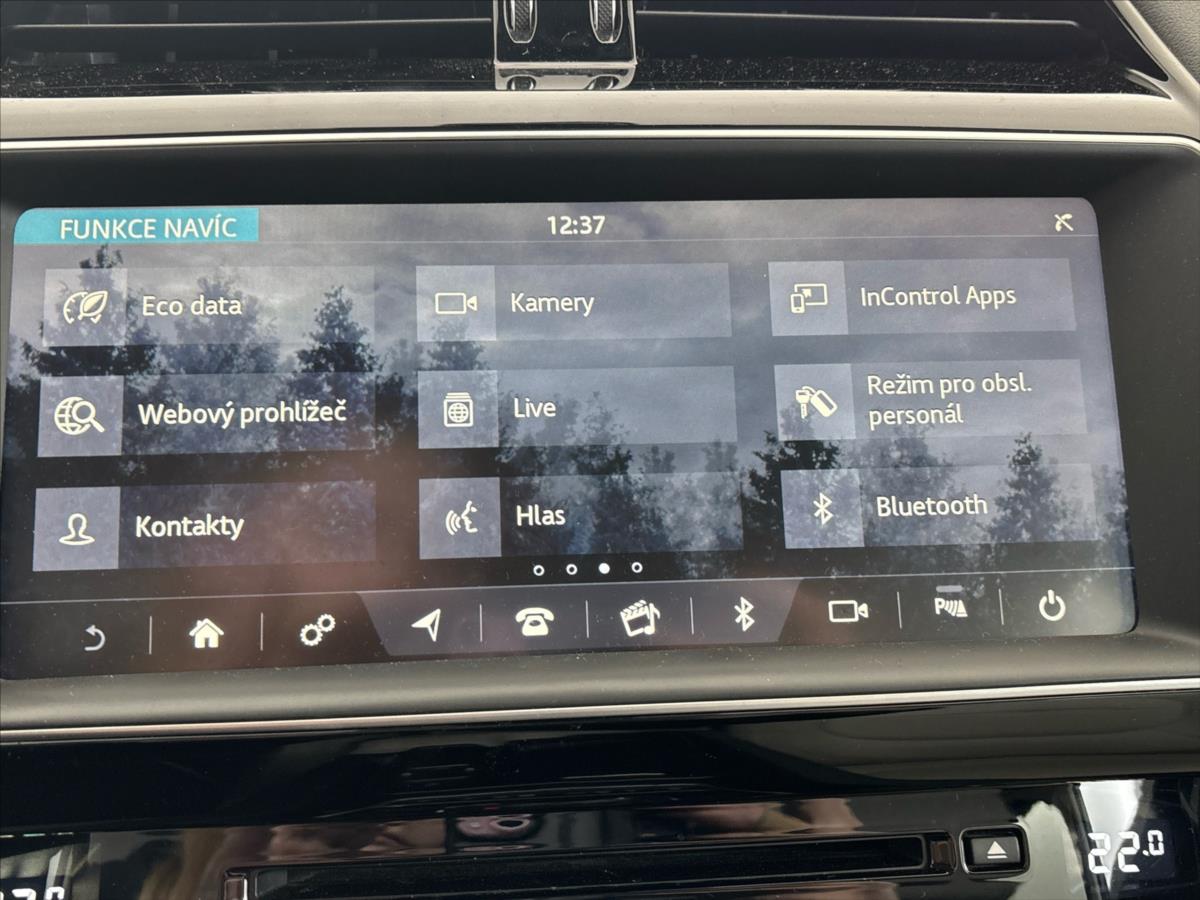 jaguar-f-pace-2-0-20d-8at-rwd - 6