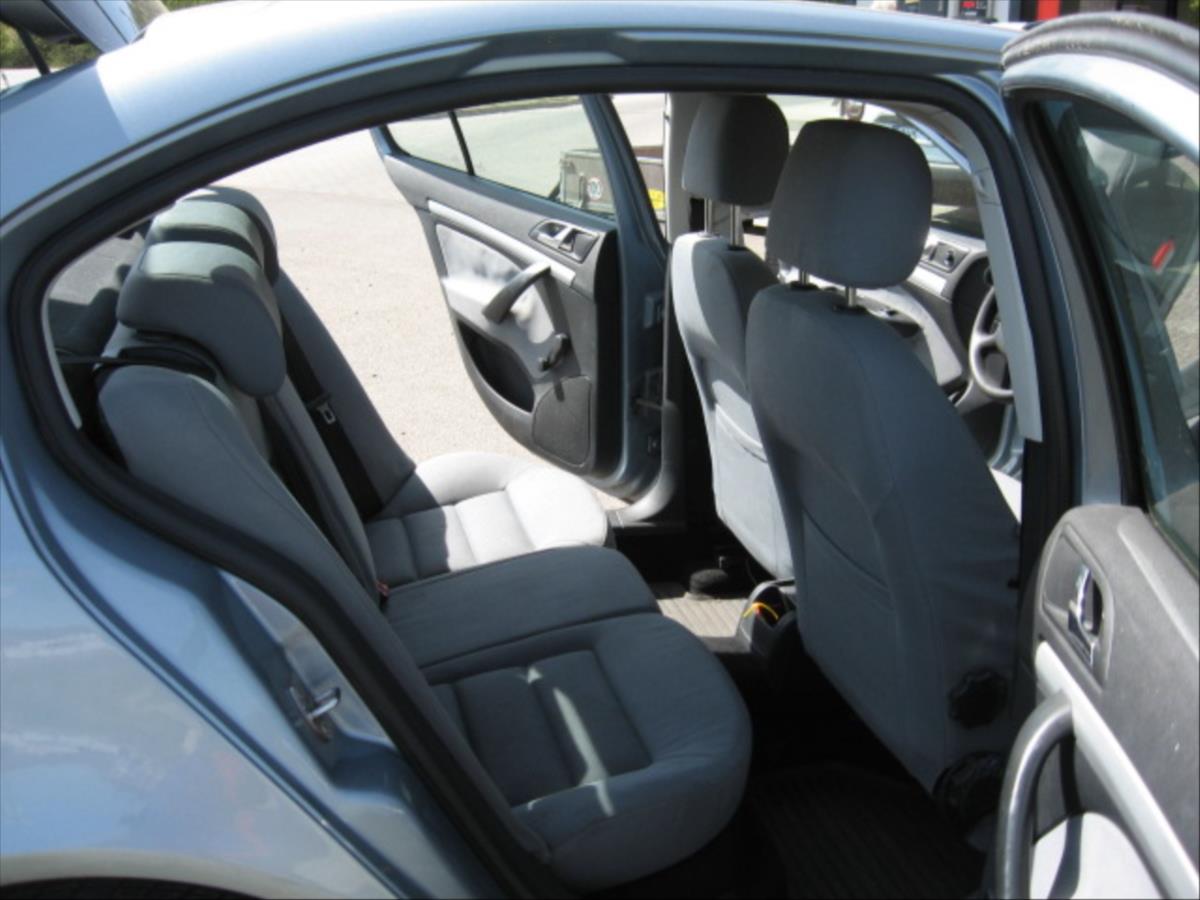skoda-octavia-1-6-i - 9