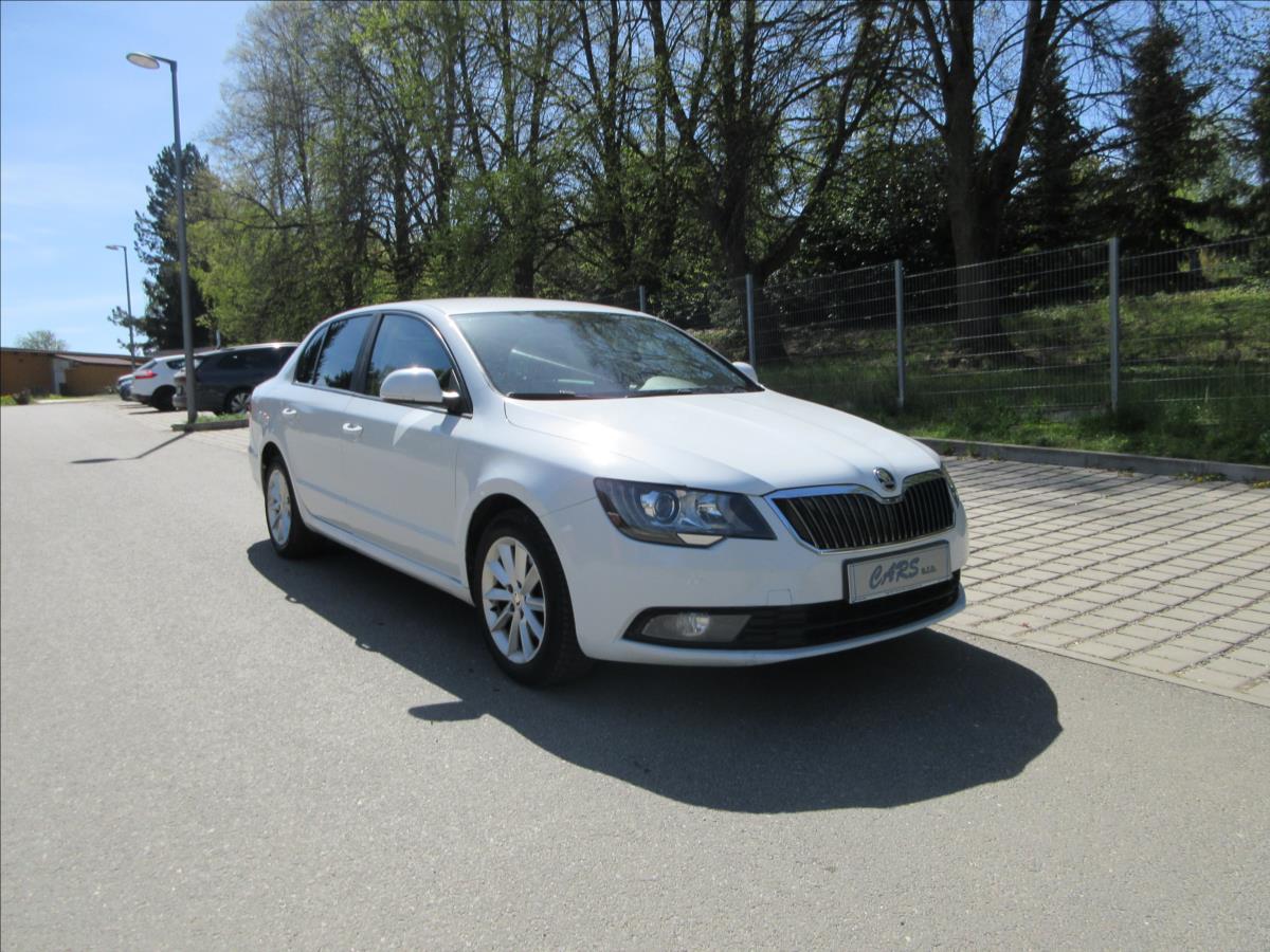 skoda-superb-2-0-tdi-103-kw-xenon-vyhr-nova-stk - 4