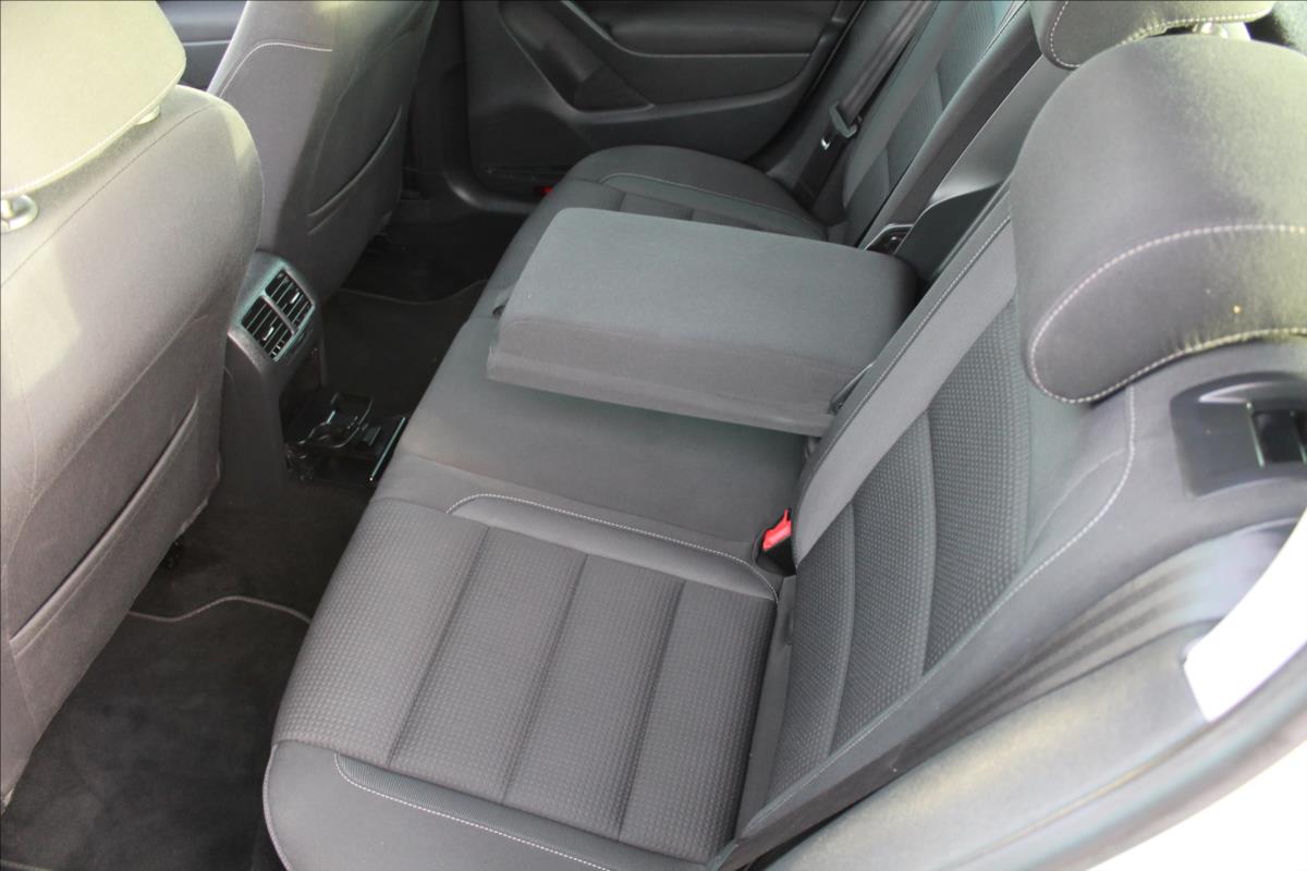 volkswagen-golf-2-0-tdi-103kw - 7